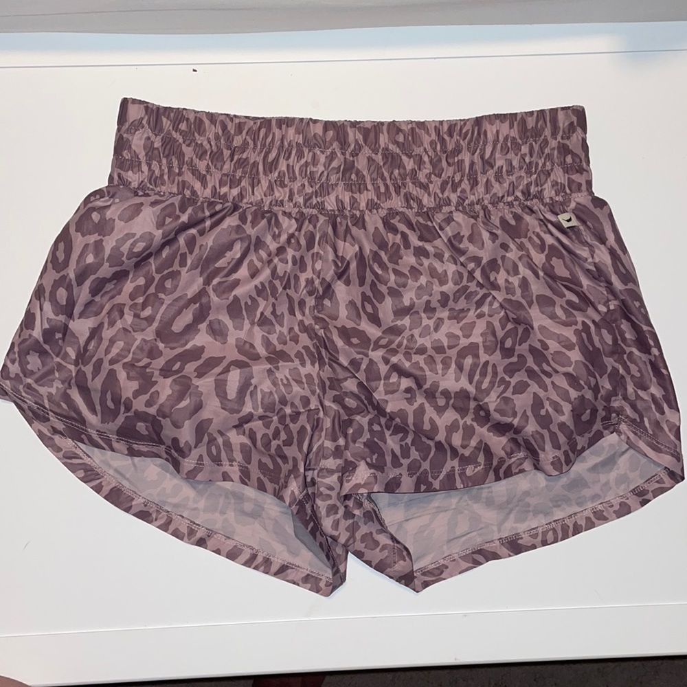 Jessica Simpson lined active shorts